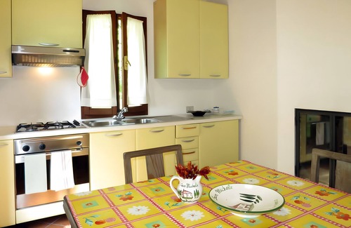 Montieri Apartamento | Casa Vacaciones 'San Michele - Casa Giano' con Vista a la Montaña, Piscina Compartida y Wi-Fi
