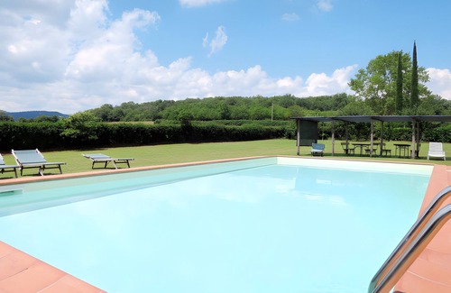 Montieri Apartamento | Casa Vacaciones 'San Michele - Casa Giano' con Vista a la Montaña, Piscina Compartida y Wi-Fi