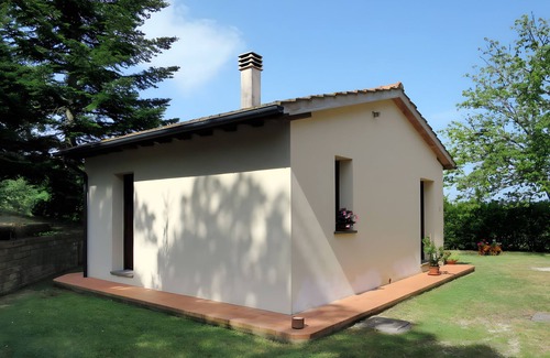 Montieri Apartamento | Casa Vacaciones 'San Michele - Casa Giano' con Vista a la Montaña, Piscina Compartida y Wi-Fi