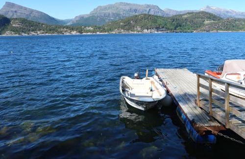 Flora Casa | Holiday Home Sandvikfjellet by Interhome