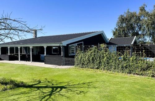 Mesinge Casa | Holiday Home Sannie - 250m from the sea by Interhome
