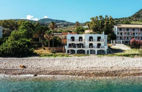 Marina di Caronia Casa | Holiday Home Santa Maria by Interhome