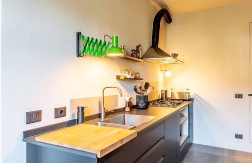 Corsanico Casa | Holiday Home 'Santansano' with Sea View, Wi-Fi and Air Conditioning
