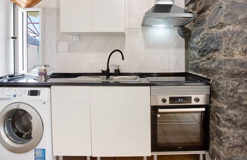 Tabua Casa | Holiday Home "Sea La Vie Madeira" with Shared Terrace & Wi-Fi