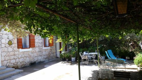 Milna Casa | Holiday Home Shangri-La