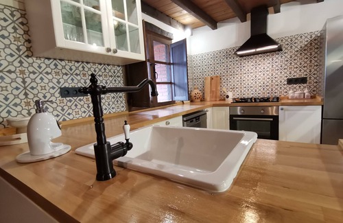 Pivierda Casa | Casa de vacaciones 'Sira' con vistas a la montaña, terraza privada y Wi-Fi