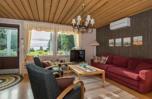 Replot Casa | Holiday Home Solgläntan by Interhome