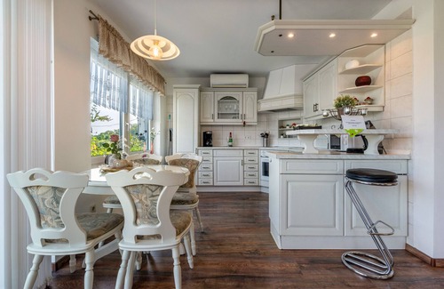 Lichtenwalde Casa | Casa de vacaciones 'Ferienhaus Sonja' con terraza privada, Wi-Fi y aire acondicionado