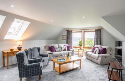 Drumnadrochit Casa | Holiday Home Springbank Lodge by Interhome