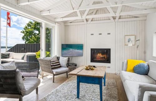Bjert Casa | Holiday Home Sten - 30m from the sea by Interhome