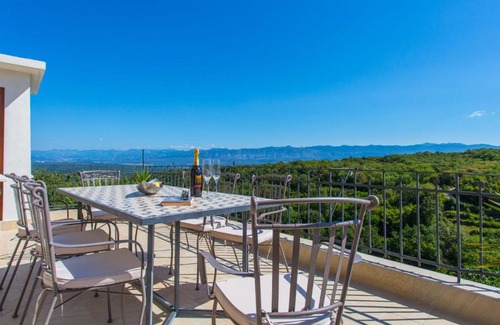 Dobrinj Casa | Holiday Home Storia