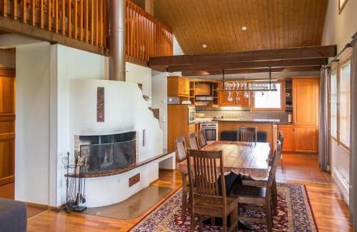 Tahkovuori Casa | Holiday Home Tahkon rummikub by Interhome