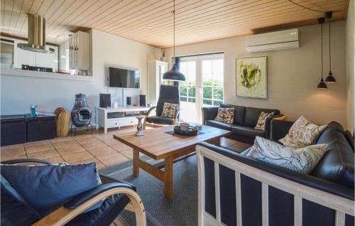 Skaven Strand Casa | Holiday Home Tarm With Fireplace 07