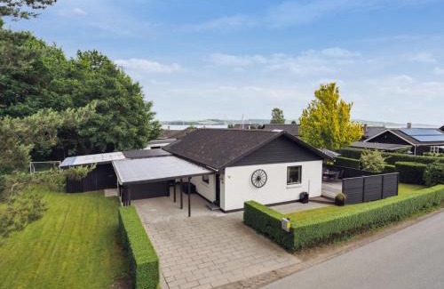 Borkop Casa | Holiday Home Thorward - 100m from the sea by Interhome