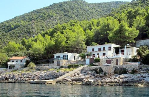 Gdinj Casa | Holiday Home Tina by Interhome