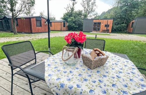 Riedenburg Casa | Holiday Home Tiny Haus Sunside Gardenlounge by Interhome