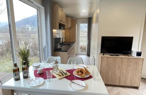 Riedenburg Casa | Holiday Home Tiny Haus Schleusenblick by Interhome