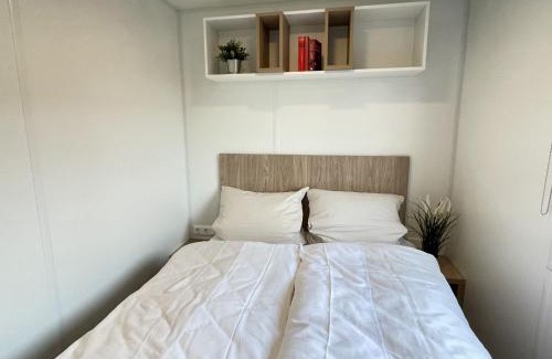 Riedenburg Casa | Holiday Home Tiny Haus Schleusenblick by Interhome