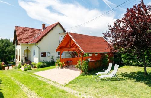 Badacsonytomaj Casa | Holiday Home Toth by Interhome