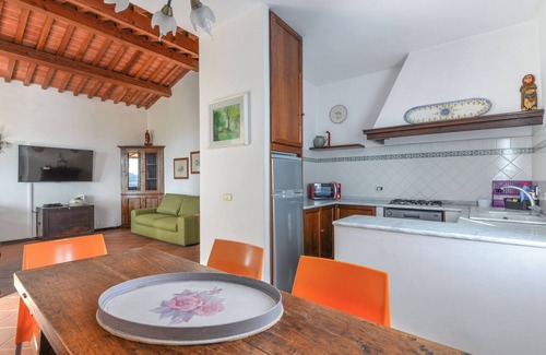 Lacona Casa | Casa de vacaciones 'Trilocale Lavanda A Lacona' con vistas al mar, piscina compartida y Wi-Fi