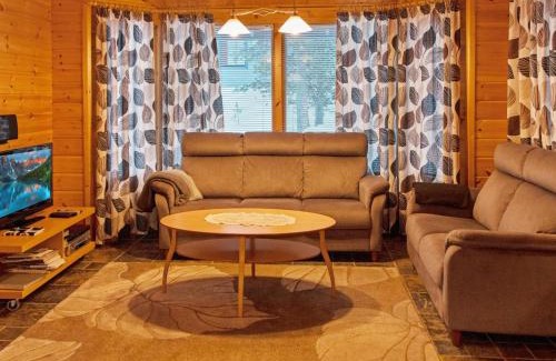 Akaslompolo Casa | Holiday Home Tunturitähti by Interhome