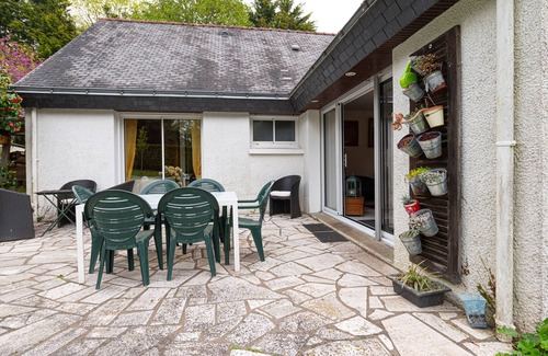 Saint-Nolff Casa | Casa de vacaciones 'Ty Clafout' con terraza privada, jardín privado y Wi-Fi