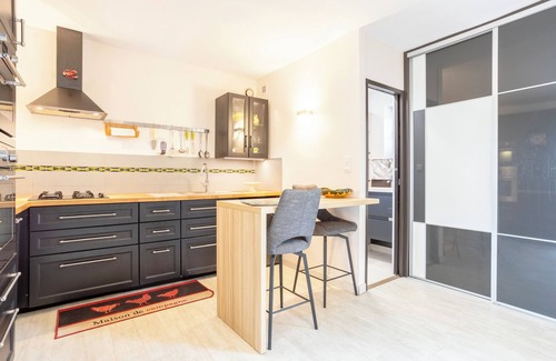Kerlaz Casa | Casa de vacaciones 'Ty Heol À 800m De La Plage' con terraza privada, jardín compartido y Wi-Fi