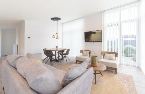 Wemeldinge Casa | Holiday Home Vakantiehuis Ruisweg 77 by Interhome