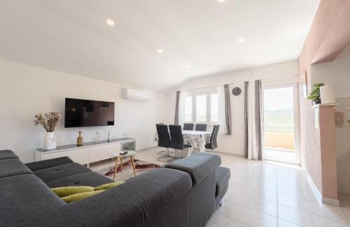 Biokovsko Selo Casa | Holiday Home Veronika near Makarska, private pool