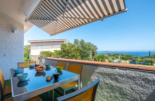 Cavalaire-sur-Mer Casa | Holiday Home Villa Cannelle by Interhome