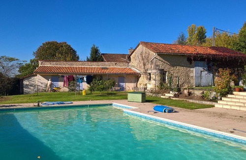 Grand-Brassac Casa | Villa Espérance – Casa familiar con piscina y vistas al campo del Périgord
