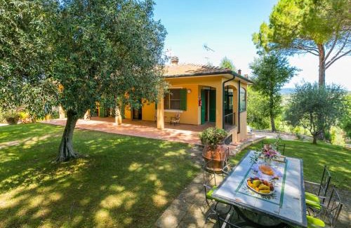 Casale Marittimo Casa | Holiday Home Villa Le Querce by Interhome
