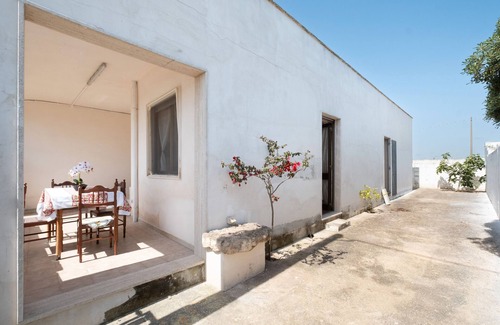 Padula Fede Casa | Casa de vacaciones 'Villa Respiro Azzurro' con jardín privado y aire acondicionado