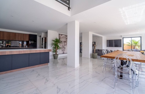 Mirepeisset Casa | Casa de vacaciones 'Villa Nina' con vistas a la montaña, Wi-Fi y aire acondicionado