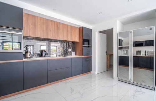 Mirepeisset Casa | Casa de vacaciones 'Villa Nina' con vistas a la montaña, Wi-Fi y aire acondicionado