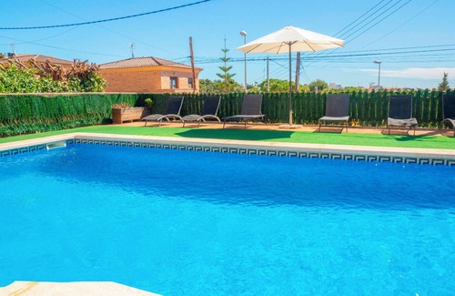 Segur de Calafell Casa | Casa de vacaciones 'Villa Sunset' con vistas al mar, Wi-Fi y aire acondicionado