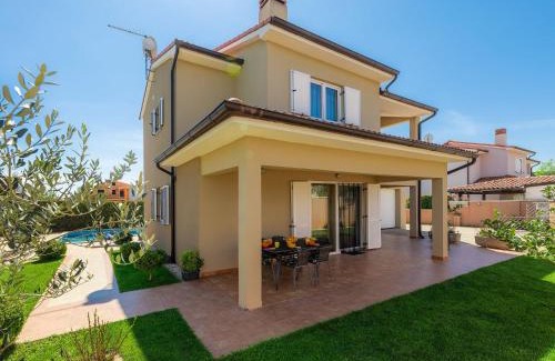 Loborika Casa | Holiday Home Villa Zara by Interhome
