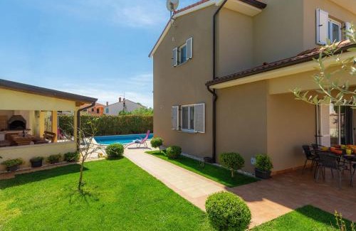 Loborika Casa | Holiday Home Villa Zara by Interhome