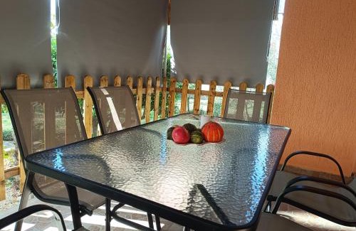 Velim Casa | Holiday Home Višnja with Pool