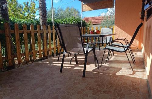 Velim Casa | Holiday Home Višnja with Pool