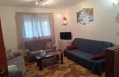 Velim Casa | Holiday Home Višnja with Pool
