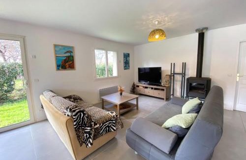 Grayan-Et-L'Hopital Casa | Holiday home with pool