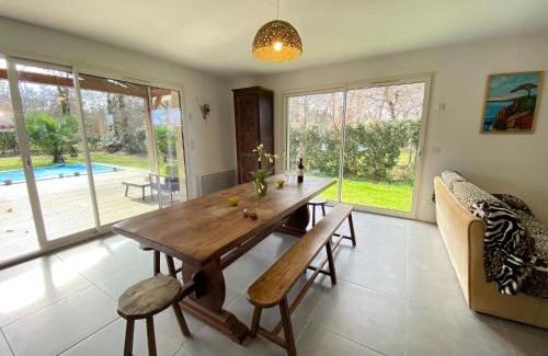Grayan-Et-L'Hopital Casa | Holiday home with pool