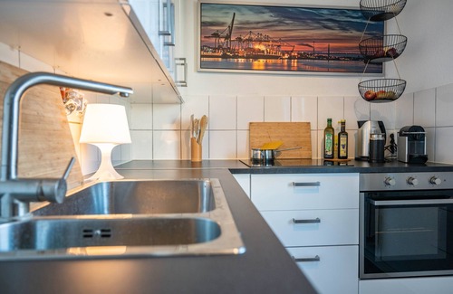 Brunsbuttel Casa | Casa de vacaciones 'Wellness Oase mit Whirlpool und Sauna' con terraza privada, jardín y Wi-Fi