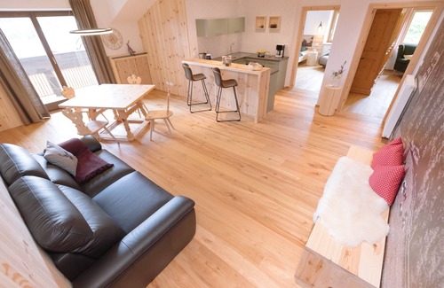 Aldino Apartamento | Casa de vacaciones "Wies Wieserhof" con vistas a la montaña, balcón y jardín compartido