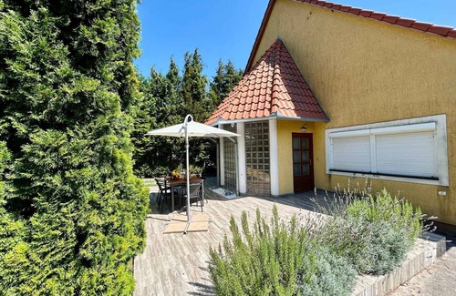 Balatonfenyves Casa | Holiday home with terrace and air conditioning