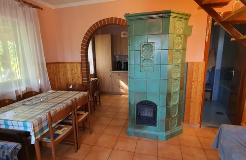 Koroshegy Casa | Casa vacacional con un hermoso panorama y un gran jardín
