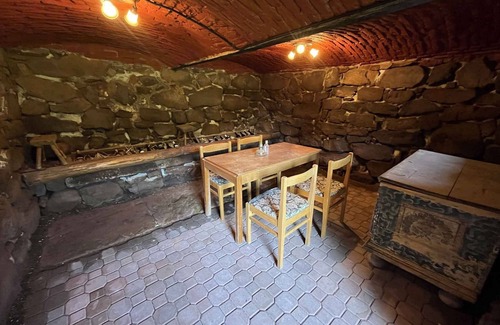 Stara Paka Casa | Casa vacacional con piscina en un semi-selit en las montañas de Staropacks