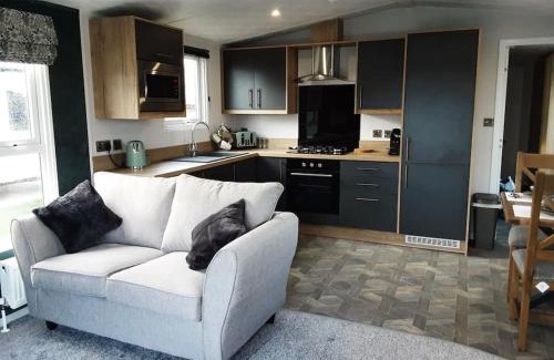 Grampound Casa | Holiday Home with a Hot tub