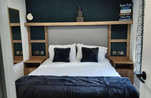 Grampound Casa | Holiday Home with a Hot tub